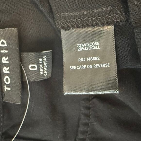 New Torrid Challis 0 sleeveless cropped shell top blouse TS 2795 - Picture 4 of 9